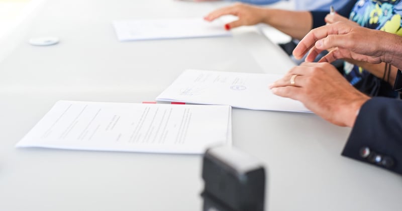 Comment négocier un contrat avec un fournisseur en TPE sans se faire piéger